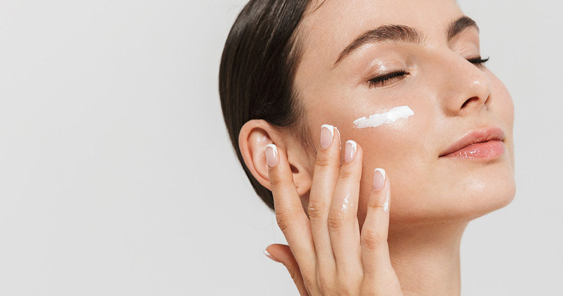 Ένας οδηγός για το συνδυασμό της Skincare<span> </span>φροντίδας του δέρματος και της ενδοκλινικής φροντίδας